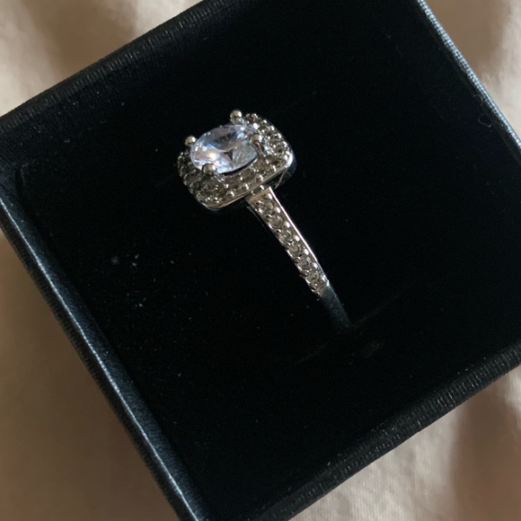Size 7 halo Diamond ring - Picture 2 of 5